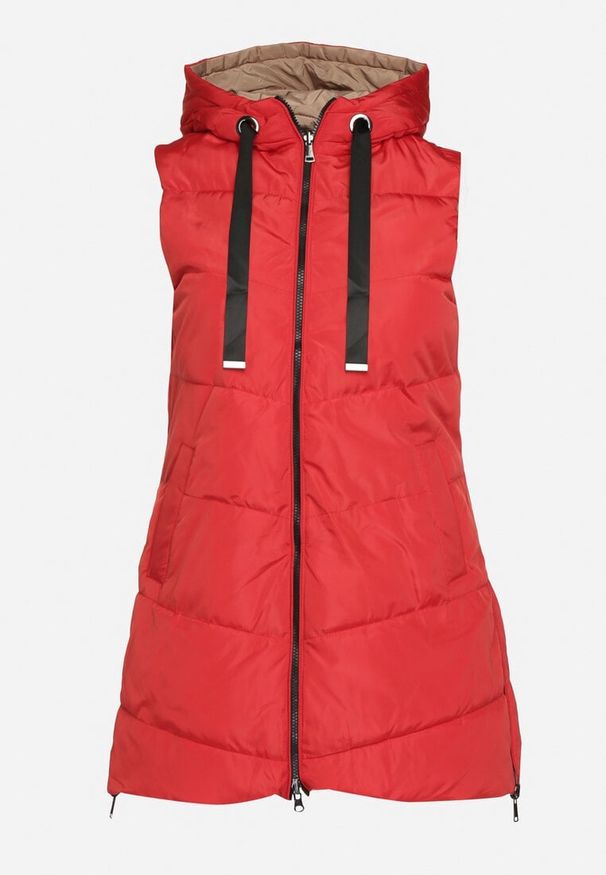 Born2be - Czerwona Pikowana Kamizelka Dwustronna z Kapturem i Troczkami Nevetiani. Typ kołnierza: kaptur. Kolor: czerwony. Materiał: jeans. Styl: elegancki