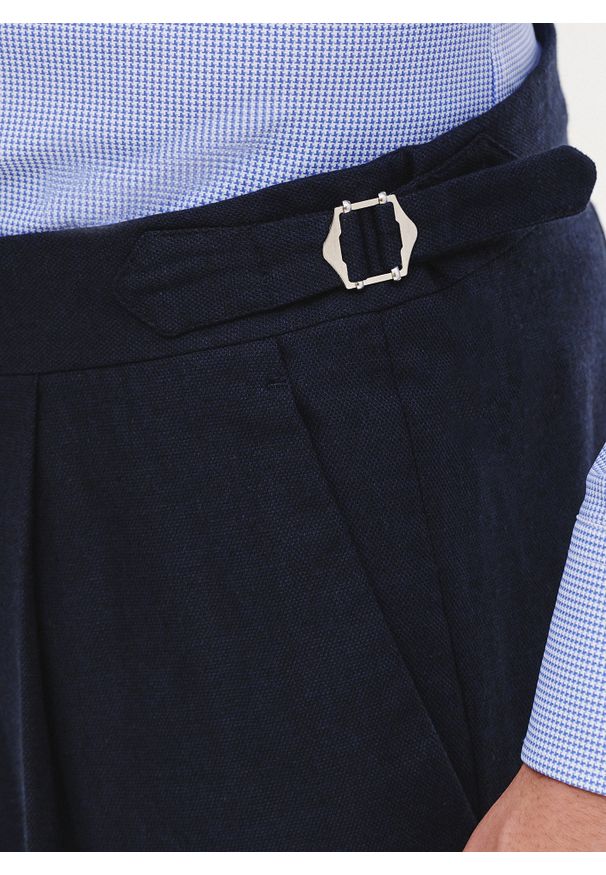 Pako Lorente - PAKO LORENTE - Granatowe spodnie męskie z lnem. Okazja: na co dzień. Kolor: niebieski, beżowy. Materiał: len. Sezon: lato. Styl: casual