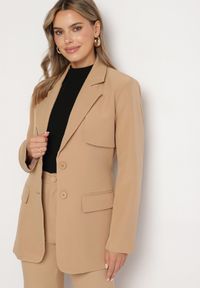 Born2be - Beżowa Jednorzędowa Marynarka z Kieszeniami i Wiązanym Paskiem Inellora. Okazja: na co dzień. Kolor: beżowy. Materiał: jeans. Styl: klasyczny, casual, elegancki #4