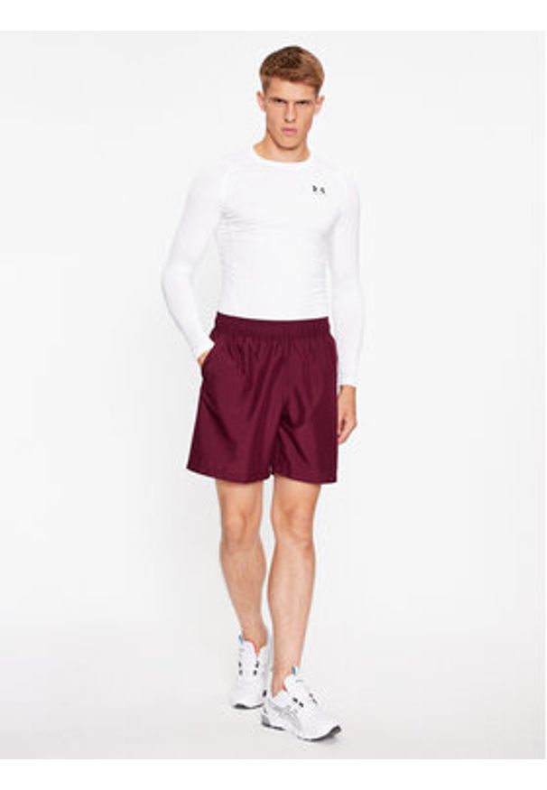 Under Armour Szorty sportowe Ua Woven Graphic Shorts 1370388 Bordowy Loose Fit. Kolor: czerwony. Materiał: syntetyk. Styl: sportowy