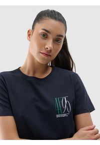 4f - T-shirt slim z nadrukiem damski - granatowy. Okazja: na co dzień. Kolor: niebieski. Materiał: jersey, dzianina, bawełna. Wzór: nadruk. Styl: sportowy, casual, klasyczny