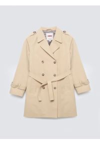 Big-Star - Trencz dziewczęcy dwurzędowy wiązany beżowy Eliska 801. Okazja: na co dzień, na spacer. Kolor: beżowy. Materiał: materiał. Długość: krótkie. Wzór: kratka. Sezon: jesień. Styl: klasyczny, casual, elegancki #1