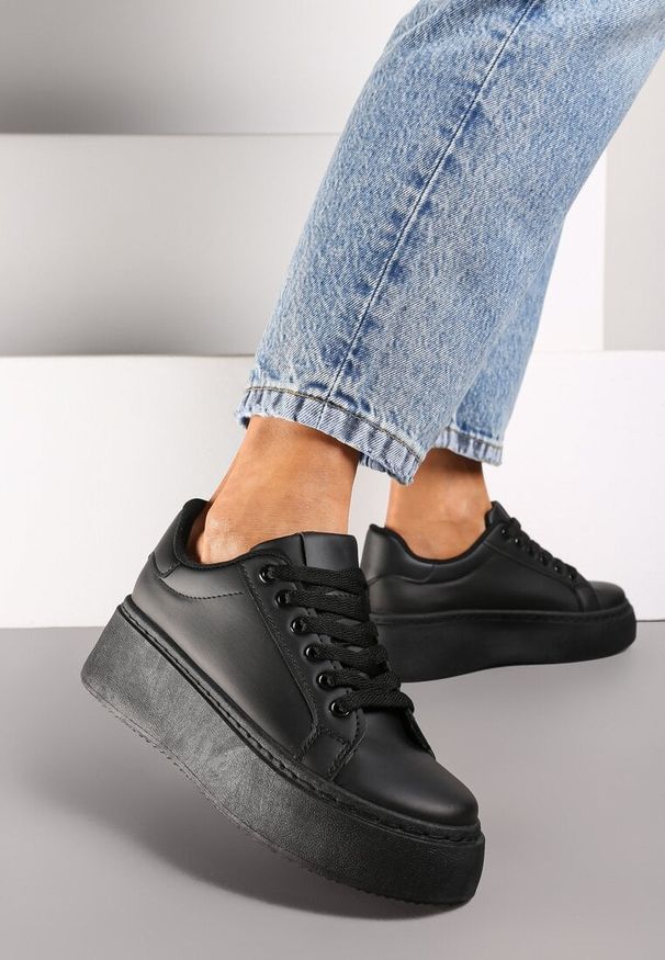 Born2be - Czarne Casualowe Sneakersy na Grubej Podeszwie Tiadonia. Okazja: na co dzień. Kolor: czarny. Materiał: jeans. Obcas: na platformie