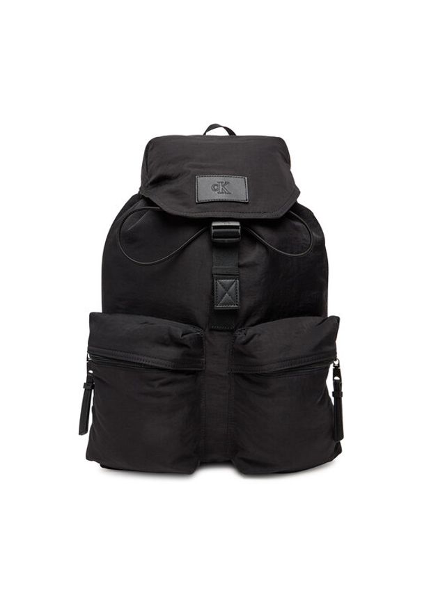 Calvin Klein Jeans Plecak Metro Nylon Flap Bp 43 Ny LV04G3085G Czarny. Kolor: czarny. Materiał: materiał