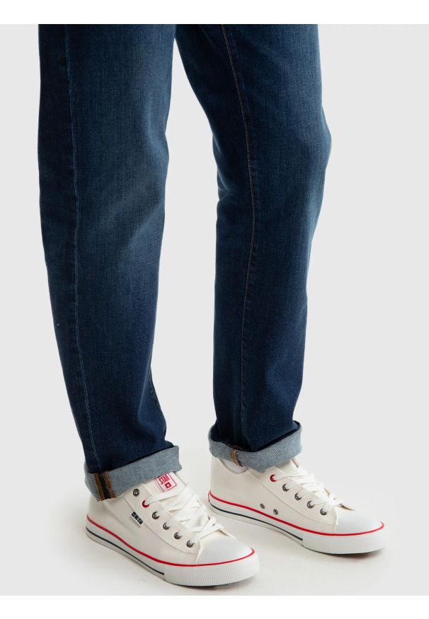 Big-Star - Trampki męskie niskie białe JJ174600 101. Okazja: na co dzień, do pracy. Zapięcie: sznurówki. Kolor: biały. Materiał: jeans, żakard. Szerokość cholewki: normalna. Styl: sportowy, casual