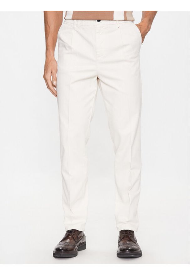 Guess Spodnie materiałowe M3YB28 WFIN3 Biały Slim Fit. Kolor: biały. Materiał: bawełna