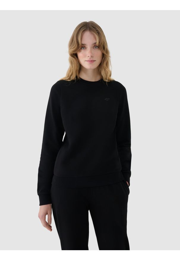 4f - 4F Bluza dresowa nierozpinana bez kaptura damska - czarna S. Okazja: na co dzień. Typ kołnierza: bez kaptura. Kolor: czarny. Materiał: dresówka. Wzór: ze splotem, gładki. Styl: sportowy, klasyczny, casual