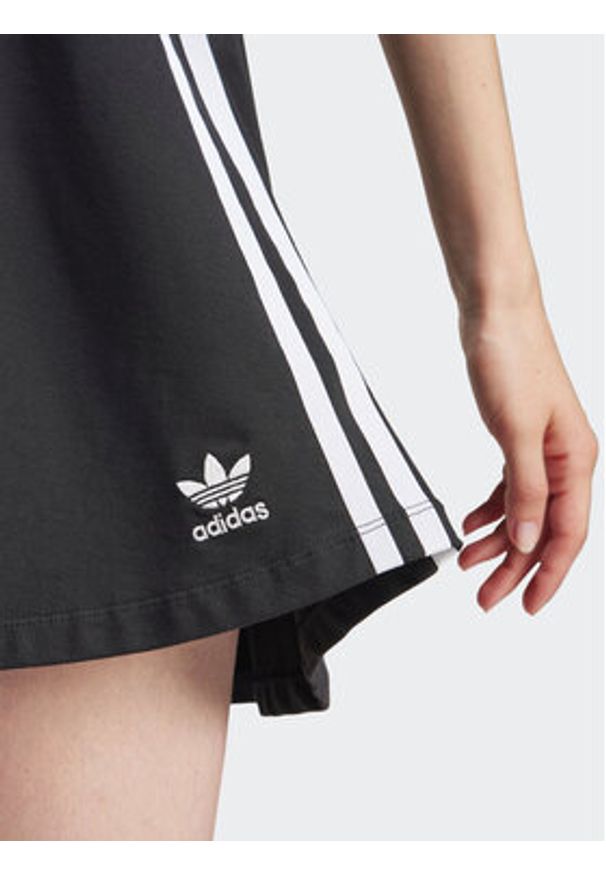 Adidas - adidas Spódnica trapezowa 3-Stripes IU2526 Czarny Loose Fit. Kolor: czarny. Materiał: bawełna