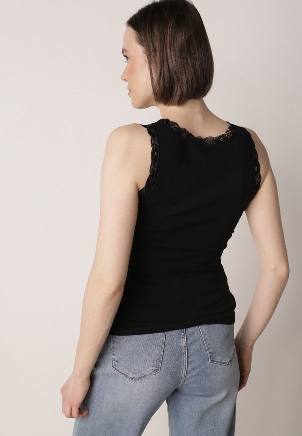 Born2be - Czarny Bawełniany Top z Koronkową Górą Beralia. Kolor: czarny. Materiał: bawełna, koronka. Wzór: aplikacja