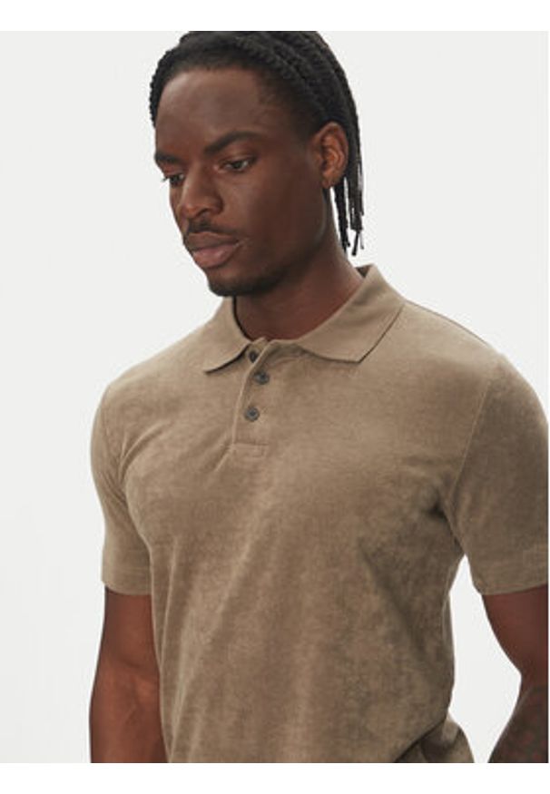 Lindbergh Polo 30-404263 Beżowy Relaxed Fit. Typ kołnierza: polo. Kolor: beżowy. Materiał: bawełna