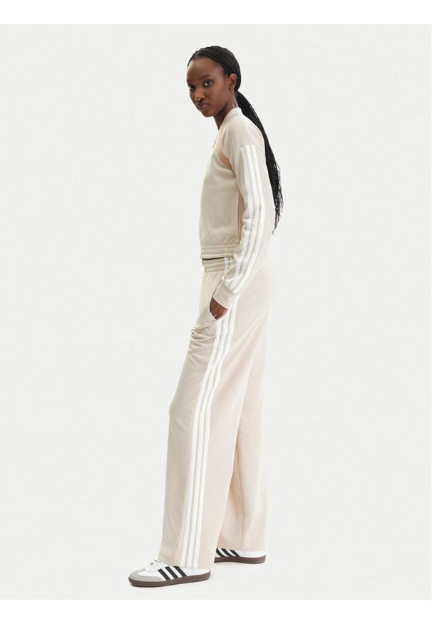 Adidas - adidas Dres Teamsport KB8181 Beżowy Regular Fit. Kolor: beżowy. Materiał: syntetyk, bawełna