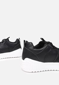 Born2be - Czarne Sneakersy Delephone. Wysokość cholewki: przed kostkę. Kolor: czarny. Szerokość cholewki: normalna. Wzór: aplikacja, geometria