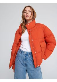Sinsay - Kurtka pikowana - pomarańczowy. Kolor: pomarańczowy. Materiał: materiał, puch. Styl: elegancki
