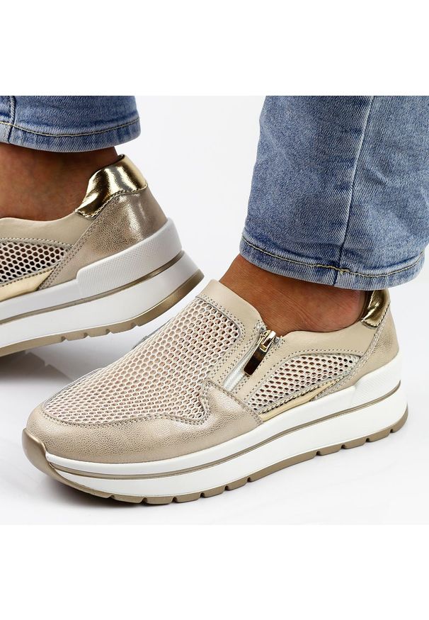 S.Barski - Złote skórzane sneakersy damskie S.BARSKI 29047. Kolor: złoty. Materiał: skóra, tkanina. Obcas: na platformie