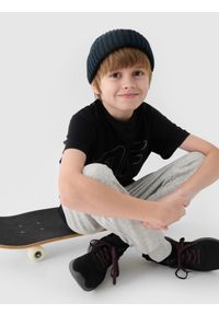 4f - 4F T-shirt z nadrukiem chłopięcy - czarny 158 (12-13 lat). Okazja: na co dzień. Kolor: czarny. Materiał: bawełna, dzianina, jersey. Wzór: nadruk. Sezon: lato. Styl: klasyczny, casual, sportowy #2