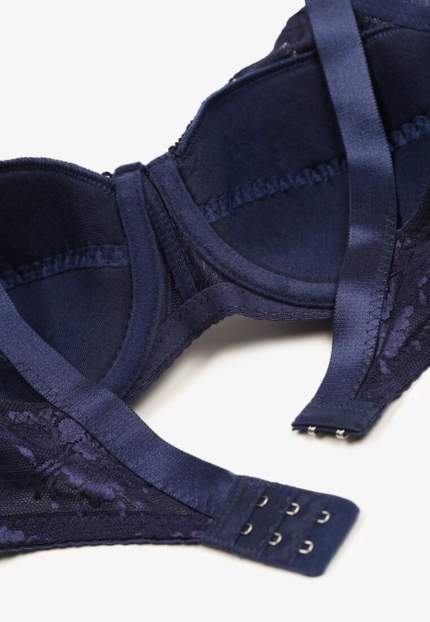 Renee - Granatowy Koronkowy Biustonosz Zapinany na Haftki z Regulowanymi Ramiączkami Dimiasha. Kolor: niebieski. Materiał: koronka