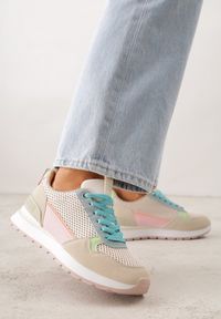 Renee - Beżowe Sneakersy z Siateczką i Modnymi Wstawkami Corona. Okazja: na co dzień. Kolor: beżowy. Materiał: jeans #1