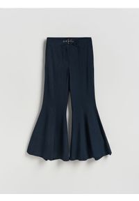 Reserved - Spodnie flare z wiskozą - granatowy. Kolor: niebieski. Materiał: wiskoza #1