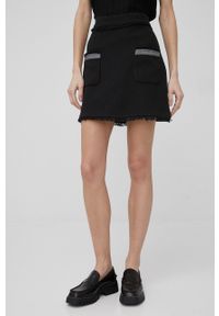Sisley spódnica kolor czarny mini rozkloszowana. Kolor: czarny. Materiał: dzianina. Wzór: gładki #1