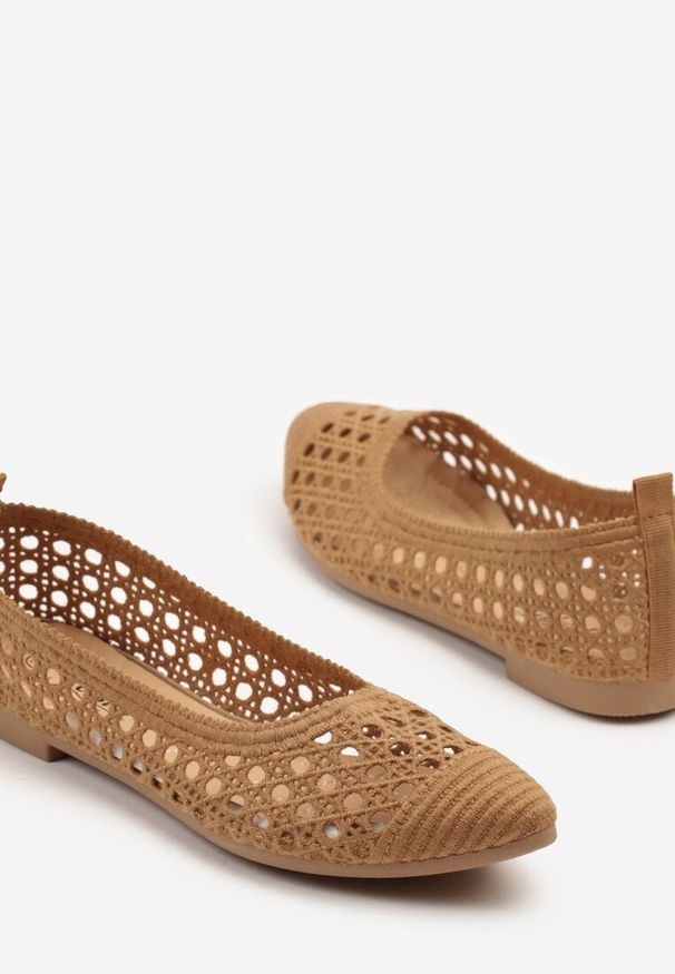 Born2be - Brązowe Balerinki z Ażurową Cholewką Ulinisea. Okazja: na co dzień, na imprezę. Kolor: brązowy. Materiał: jeans. Szerokość cholewki: normalna. Wzór: ażurowy. Sezon: lato. Styl: klasyczny, elegancki, casual