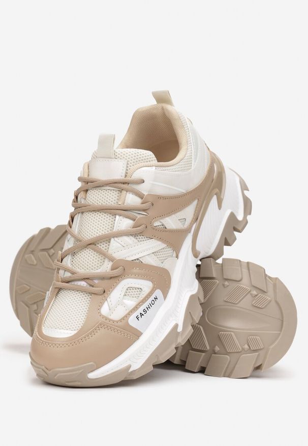 Born2be - Beżowe Sneakersy Na Grubej Podeszwie z Tłoczeniami Dalares. Okazja: na co dzień, na spotkanie biznesowe, do pracy, na spacer. Nosek buta: okrągły. Zapięcie: sznurówki. Kolor: beżowy. Materiał: jeans, materiał. Sezon: jesień, wiosna. Obcas: na obcasie. Wysokość obcasa: niski. Sport: turystyka piesza