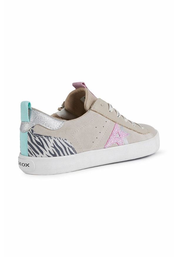 Geox buty dziecięce kolor beżowy. Nosek buta: okrągły. Zapięcie: sznurówki. Kolor: beżowy. Materiał: skóra