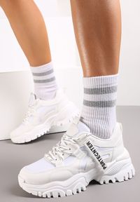 Renee - Białe Sneakersy na Grubej Podeszwie z Dekoracyjną Taśmą Ilkins. Wysokość cholewki: za kostkę. Kolor: biały #4
