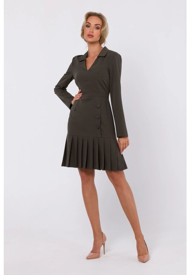 MOE - Elegancka sukienka z dekoltem V i kontrafałdami granatowa. Kolor: niebieski. Materiał: wiskoza, elastan. Długość rękawa: długi rękaw. Typ sukienki: plisowane. Styl: elegancki