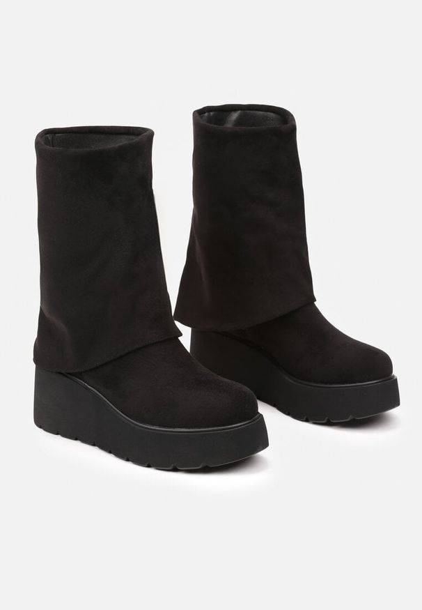 Born2be - Czarne Ocieplane Botki na Koturnie z Wywiniętą Cholewką Vamila. Okazja: na co dzień. Kolor: czarny. Materiał: jeans. Szerokość cholewki: normalna. Obcas: na koturnie. Styl: elegancki, casual