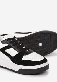 Born2be - Biało-Czarne Sznurowane Sneakersy na Grubej Podeszwie z Ozdobnymi Przeszyciami Alseana. Wysokość cholewki: przed kostkę. Nosek buta: okrągły. Kolor: biały. Materiał: materiał. Szerokość cholewki: normalna #2