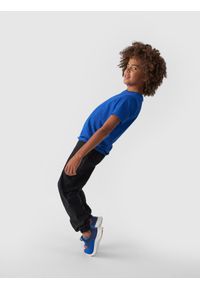 4f - 4F T-shirt gładki chłopięcy - niebieski 158 (12-13 lat). Okazja: na co dzień. Kolor: niebieski. Materiał: dzianina, jersey, bawełna. Długość rękawa: krótki rękaw. Długość: krótkie. Wzór: gładki. Sezon: lato. Styl: casual, sportowy #2