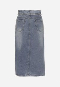 Born2be - Granatowa Bawełniana Spódnica Jeansowa Ozdobiona Łańcuchem Lilisela. Okazja: na co dzień. Kolor: niebieski. Materiał: jeans, bawełna. Wzór: aplikacja. Styl: klasyczny, elegancki, casual #3