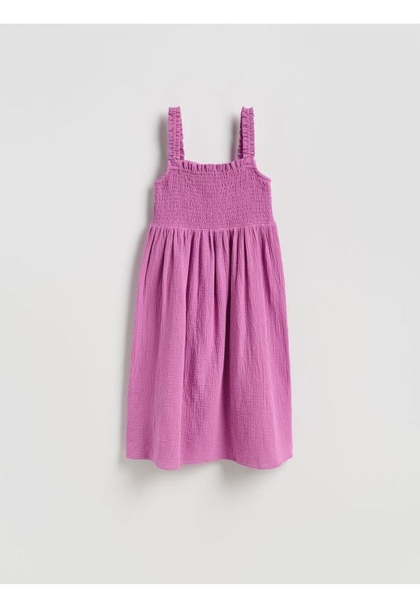 Reserved - Muślinowa sukienka midi - fioletowy. Kolor: fioletowy. Materiał: bawełna. Długość: midi