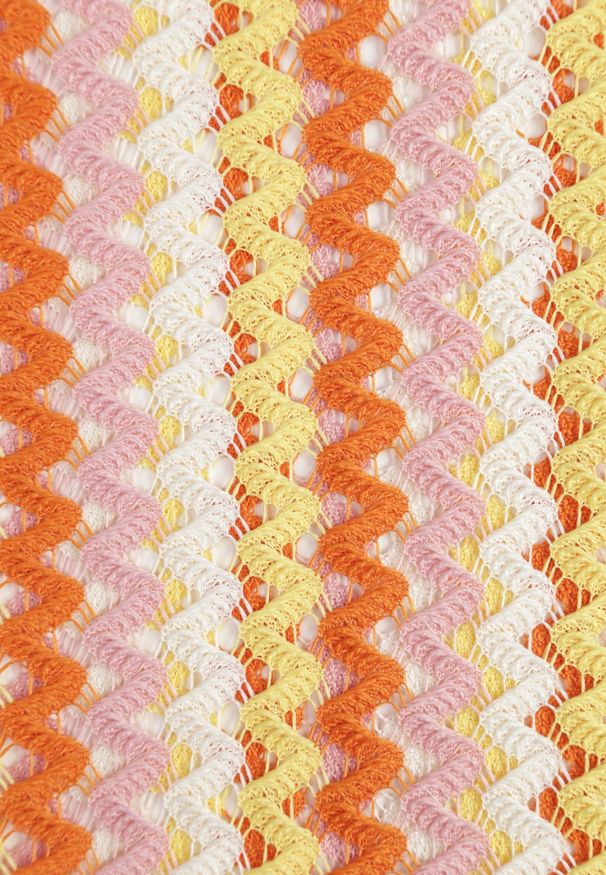 Renee - Pomarańczowa Sukienka Dopasowana w Stylu Boho z Plecionego Materiału w Paski Nasehle. Okazja: na co dzień, na plażę. Kolor: pomarańczowy. Materiał: materiał. Długość rękawa: długi rękaw. Wzór: paski. Typ sukienki: dopasowane. Styl: boho
