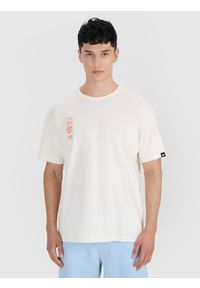 4f - T-shirt oversize z nadrukiem męski - biały. Okazja: na co dzień. Kolor: biały. Materiał: bawełna, jersey, dzianina, materiał. Wzór: nadruk. Styl: sportowy, casual, elegancki, klasyczny