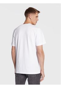 Jack Wolfskin T-Shirt Essential 1808382 Biały Regular Fit. Kolor: biały. Materiał: bawełna