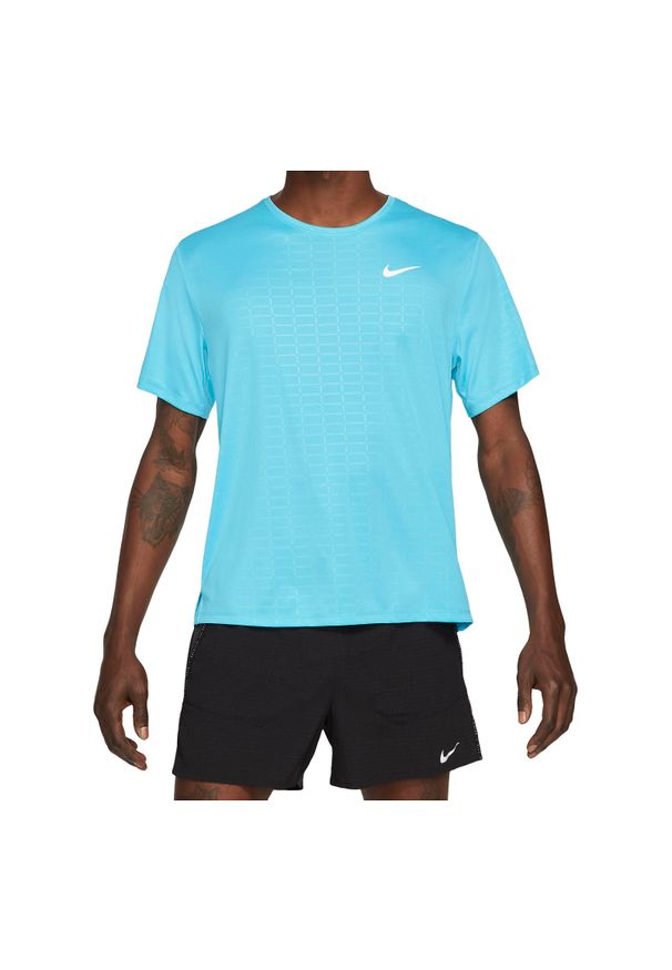 Koszulka męska do biegania Nike Run Division Miler DA1317. Materiał: materiał, poliester. Technologia: Dri-Fit (Nike). Sport: bieganie