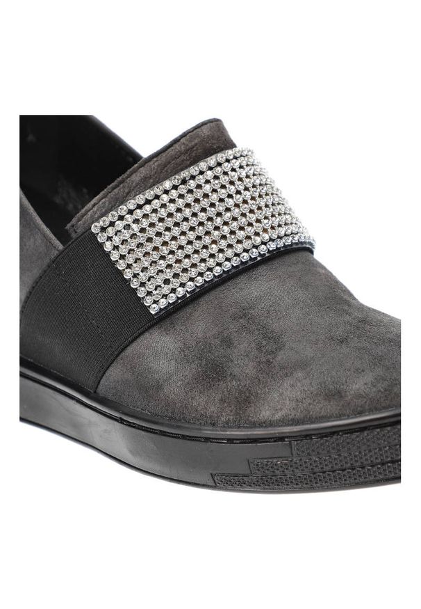 Granatowe Półbuty Marshall Skórzane Buty Na Koturnie. Okazja: na co dzień. Zapięcie: bez zapięcia. Kolor: niebieski. Materiał: skóra. Szerokość cholewki: normalna. Wzór: aplikacja. Obcas: na koturnie. Styl: casual, elegancki