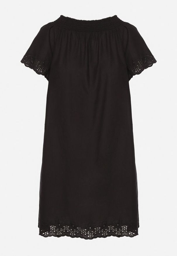 Born2be - Czarna Bawełniana Sukienka Hiszpanka z Ażurowymi Zdobieniami Filissa. Okazja: na co dzień. Typ kołnierza: dekolt hiszpanka. Kolor: czarny. Materiał: bawełna. Długość rękawa: krótki rękaw. Wzór: ażurowy, aplikacja. Typ sukienki: rozkloszowane, z odkrytymi ramionami. Styl: casual