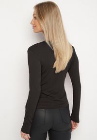 Born2be - Czarna Bluzka z Golfem i Długim Rękawem w Klasycznym Stylu Abontia. Okazja: do pracy, na co dzień, na spotkanie biznesowe. Typ kołnierza: golf. Kolor: czarny. Materiał: jeans. Długość rękawa: długi rękaw. Długość: długie. Styl: klasyczny #6