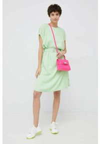 Mos Mosh sukienka kolor zielony mini oversize. Kolor: zielony. Materiał: tkanina, materiał, wiskoza. Długość rękawa: krótki rękaw. Typ sukienki: oversize. Długość: mini #1