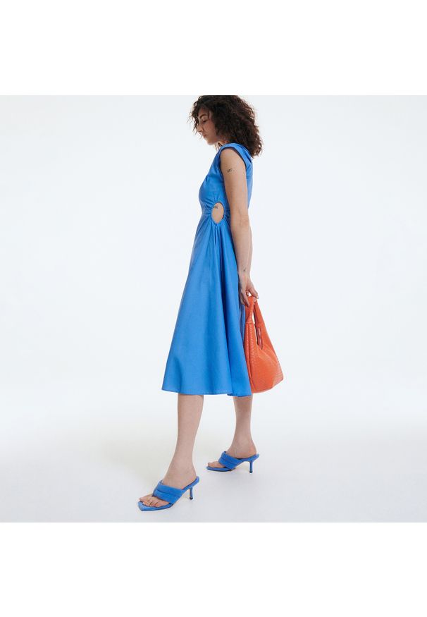 Reserved - Bawełniana sukienka midi - Niebieski. Kolor: niebieski. Materiał: bawełna. Długość: midi