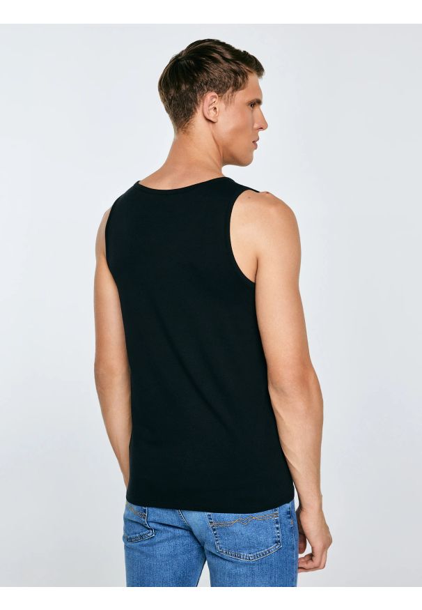 Big-Star - Koszulka męska bez rękawów czarna Dero 906. Okazja: na co dzień. Kolor: czarny. Materiał: dresówka, jeans. Długość rękawa: bez rękawów. Styl: sportowy, casual