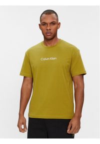 Calvin Klein T-Shirt Hero K10K111346 Zielony Regular Fit. Kolor: zielony. Materiał: bawełna