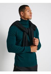 Sinsay - Sweter z golfem - zielony. Typ kołnierza: golf. Kolor: zielony. Długość rękawa: długi rękaw. Długość: długie. Styl: klasyczny #1