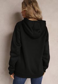 Renee - Czarna Bluza z Kapturem i Sznurkami oraz Kieszenią Wykończona Ściągaczami Vrokira. Typ kołnierza: kaptur. Kolor: czarny. Materiał: bawełna. Styl: sportowy, klasyczny