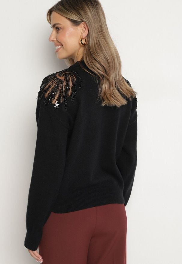 Born2be - Czarny Sweter z Siateczkowymi Wstawkami z Cekinami Perełkami i Koralikami Evoriana. Okazja: na co dzień. Kolor: czarny. Materiał: jeans. Styl: glamour, elegancki, casual