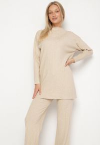 Born2be - Beżowy Dzianinowy Komplet z Bawełną Długi Sweter i Szerokie Spodnie z Tłoczeniem Otida. Kolor: beżowy. Materiał: dzianina, bawełna #5