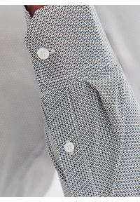 Pako Lorente - PAKO LORENTE - Biała koszula męska mikrowzór. Kolor: biały. Materiał: bawełna. Długość rękawa: długi rękaw. Długość: długie. Sezon: jesień #6