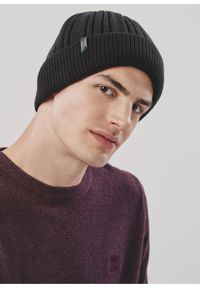 Ochnik - Klasyczna czarna czapka zimowa męska. Kolor: czarny. Materiał: akryl. Sezon: zima. Styl: klasyczny #1